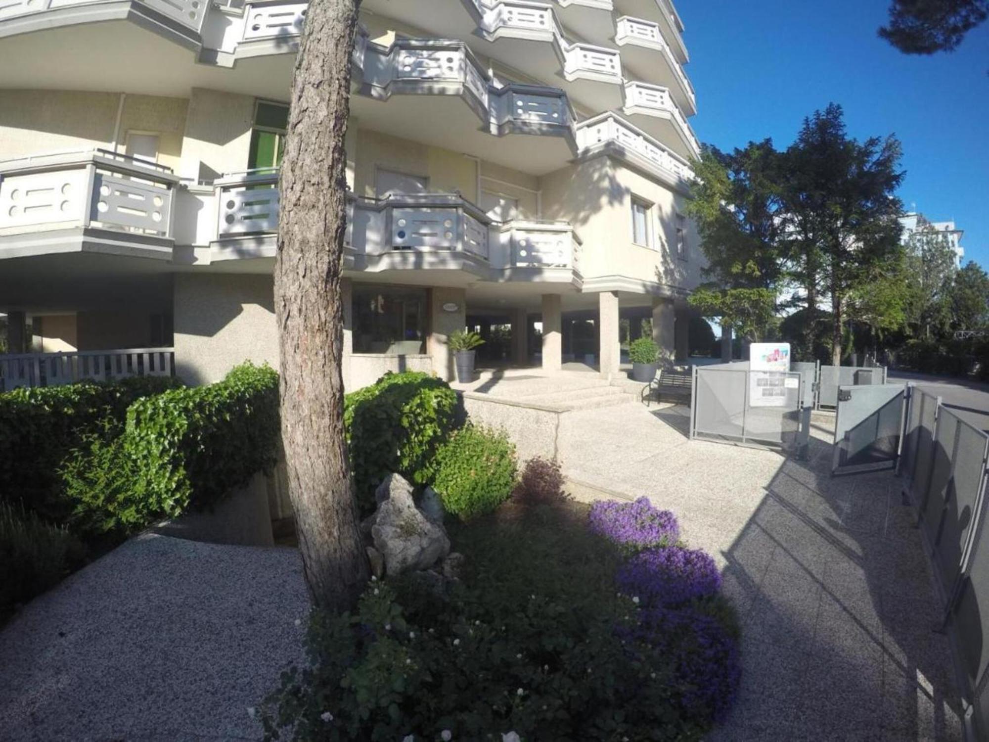 Modern Flat With Balcony In A In Apartment Caorle